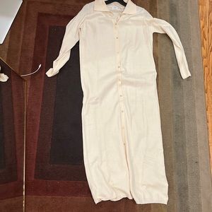 Beautiful long dress gorgeous when belted too.